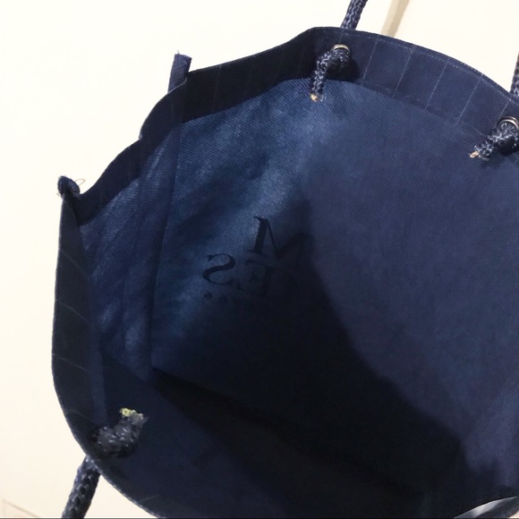 Tom James shopping bag. - Picture 3 of 4